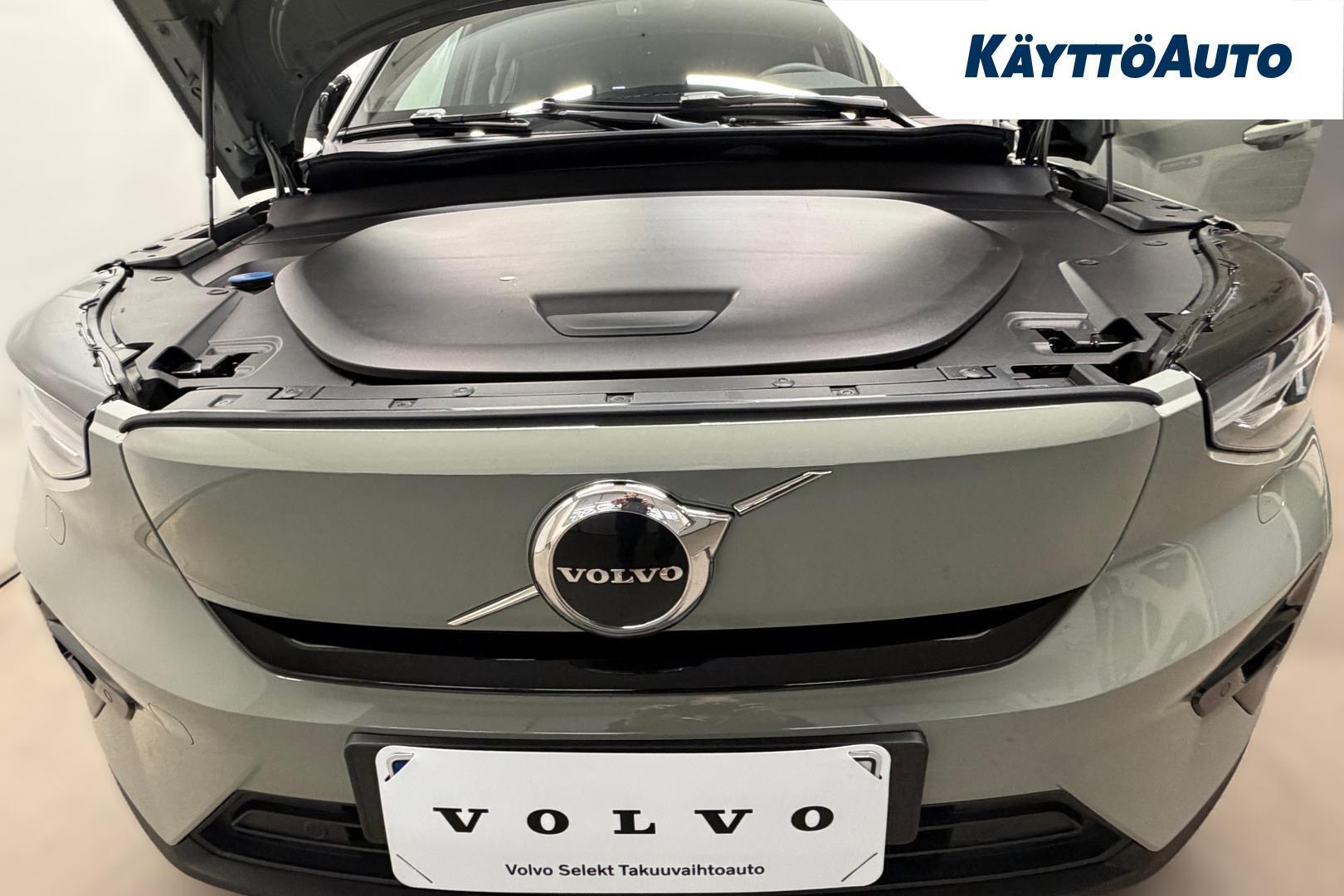 VOLVO C40 2024