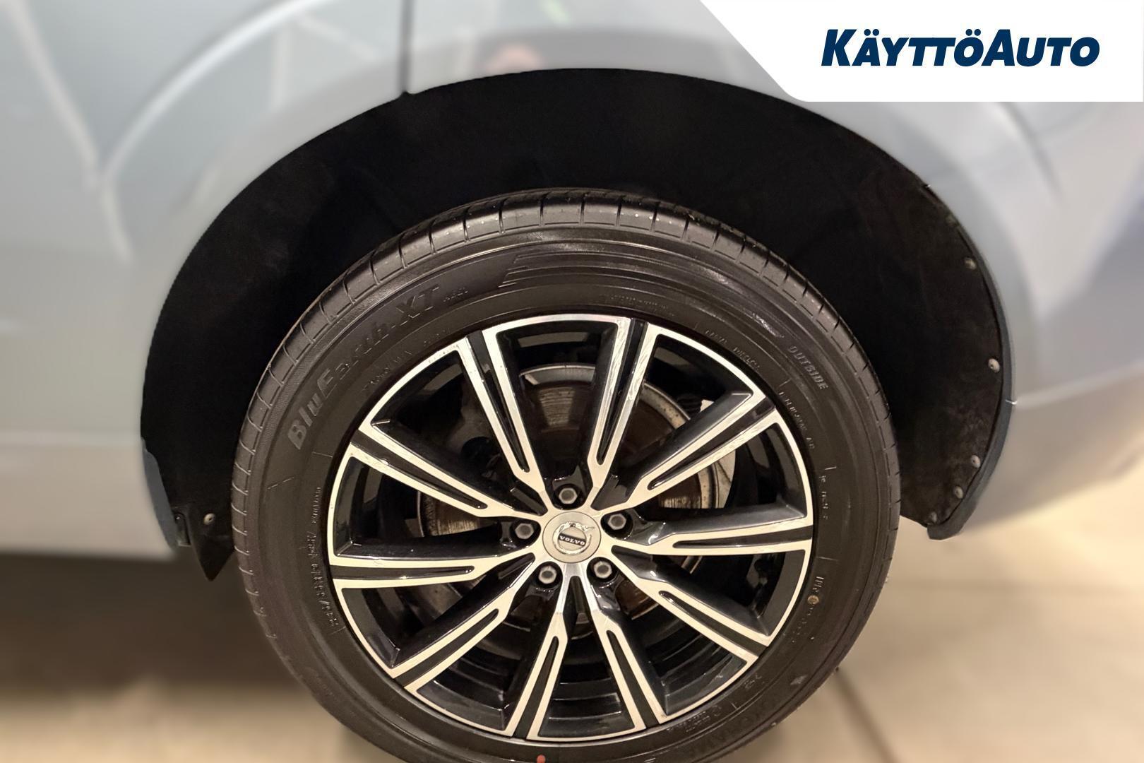 VOLVO XC60 2018