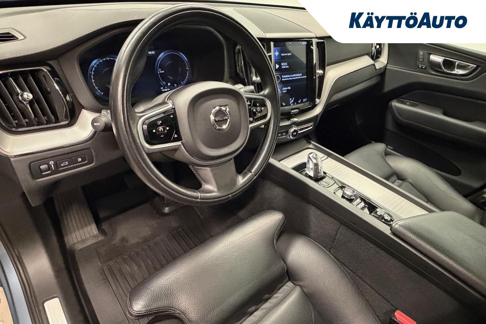 VOLVO XC60 2018