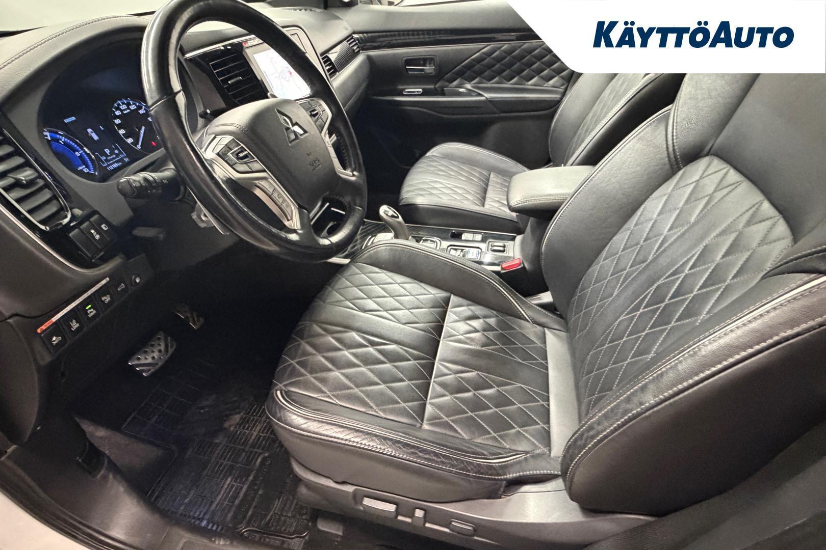 MITSUBISHI Outlander PHEV 2020