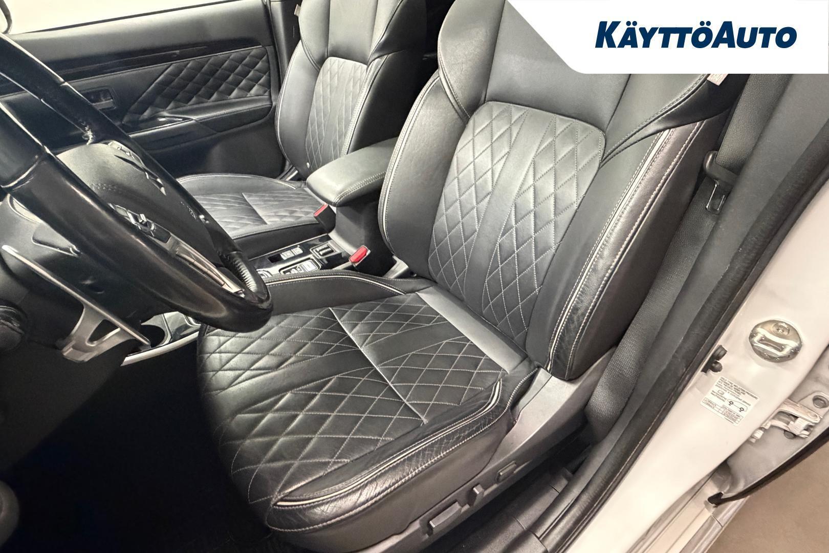 MITSUBISHI Outlander PHEV 2020