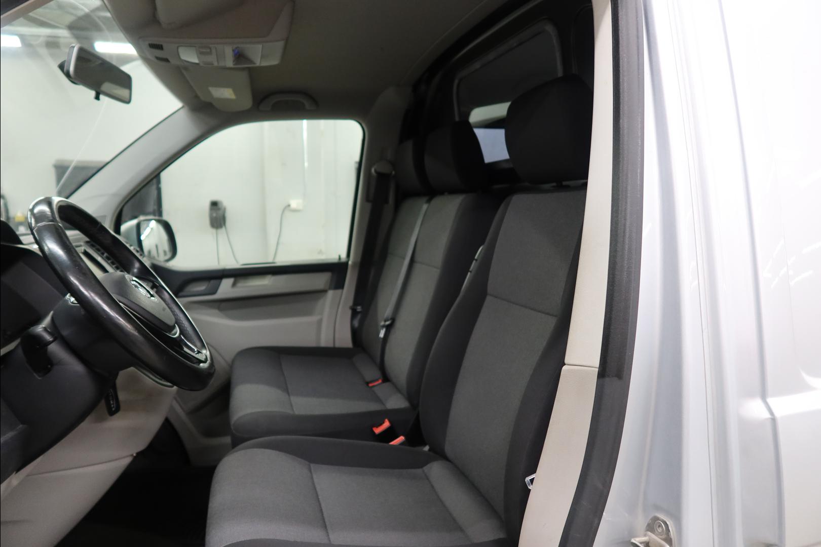 VOLKSWAGEN Transporter 2017