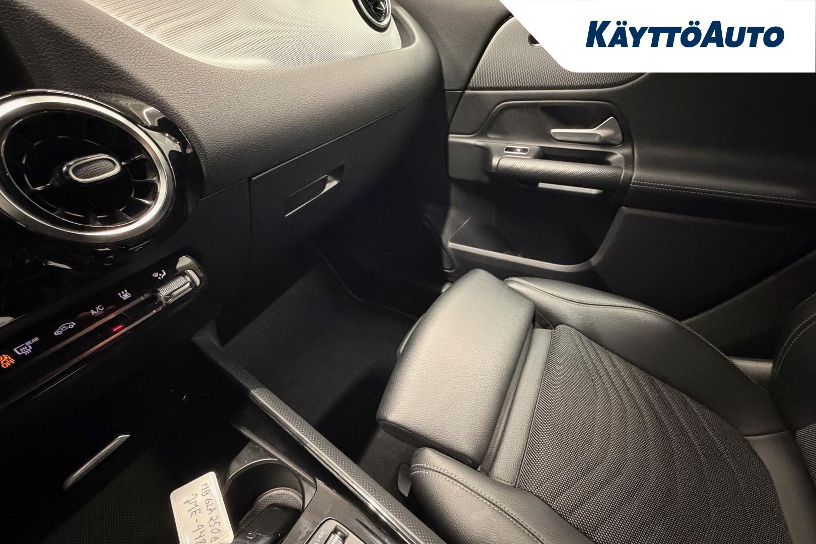 MERCEDES-BENZ GLA 2021