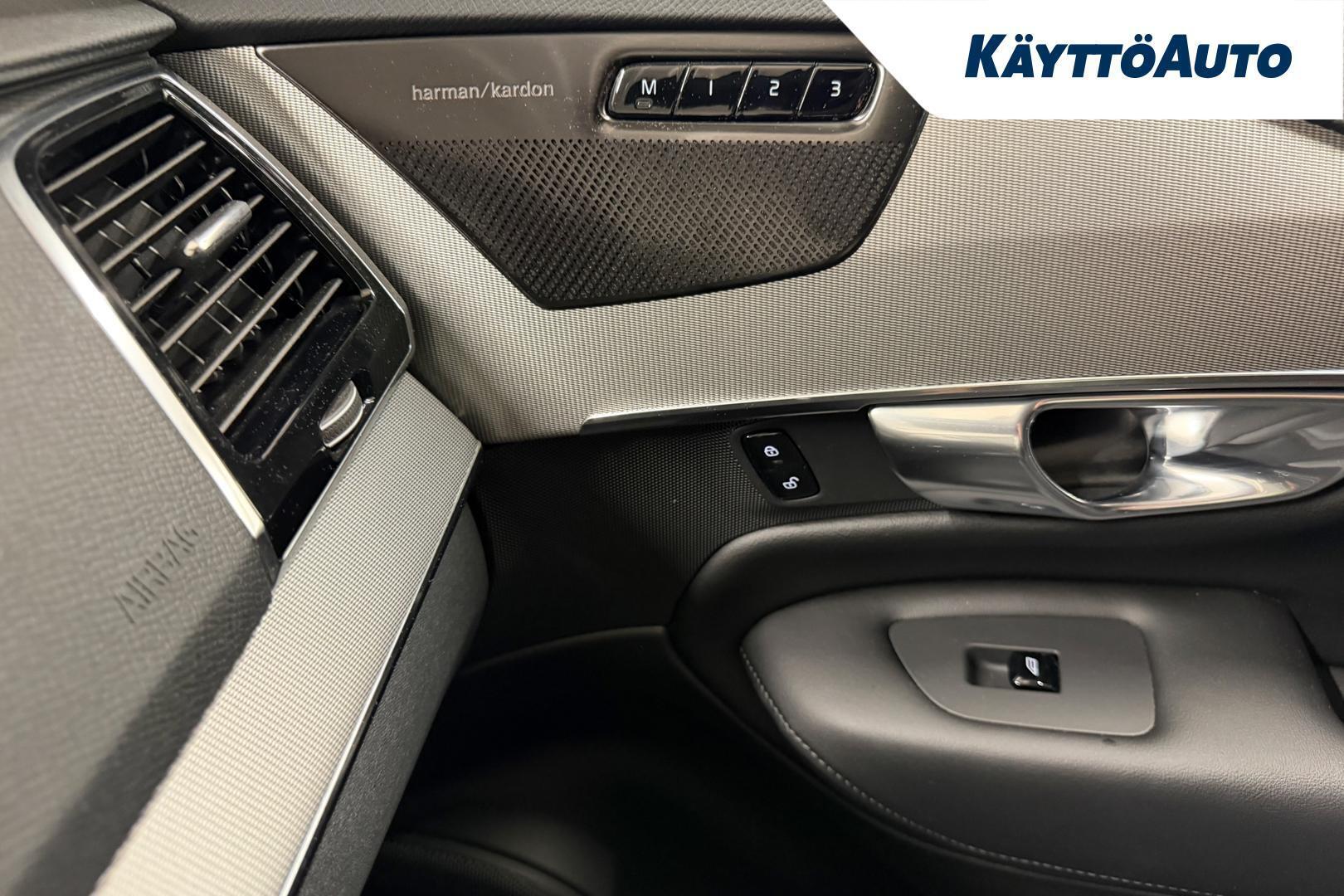 VOLVO XC90 2023