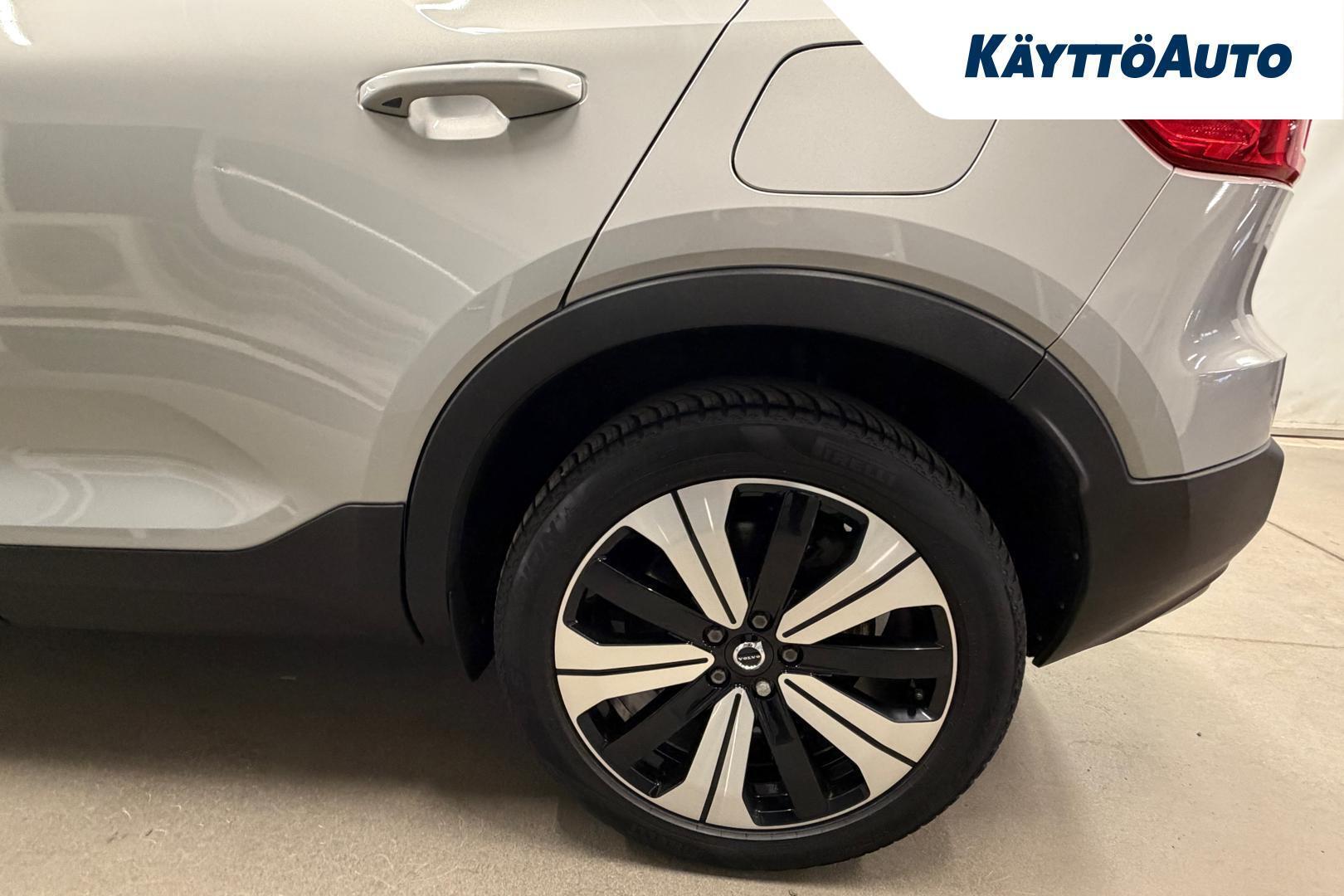 VOLVO XC40 2023