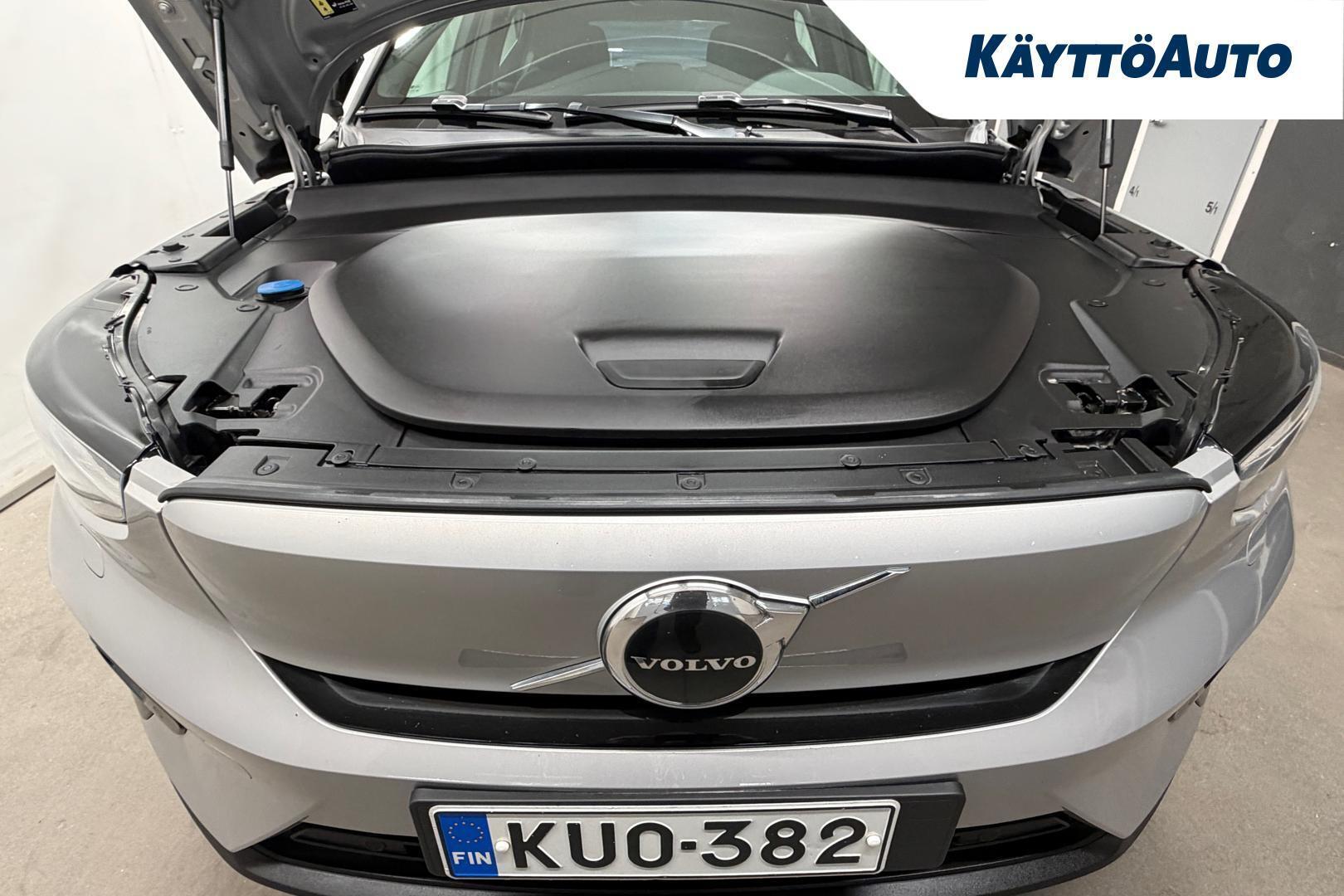 VOLVO XC40 2023