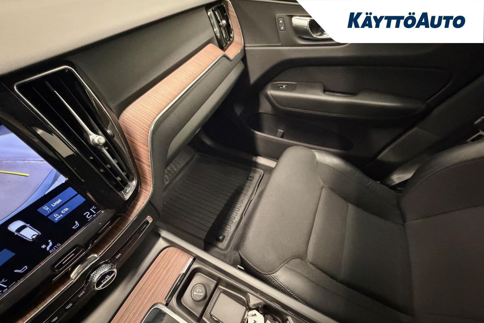 VOLVO XC60 25