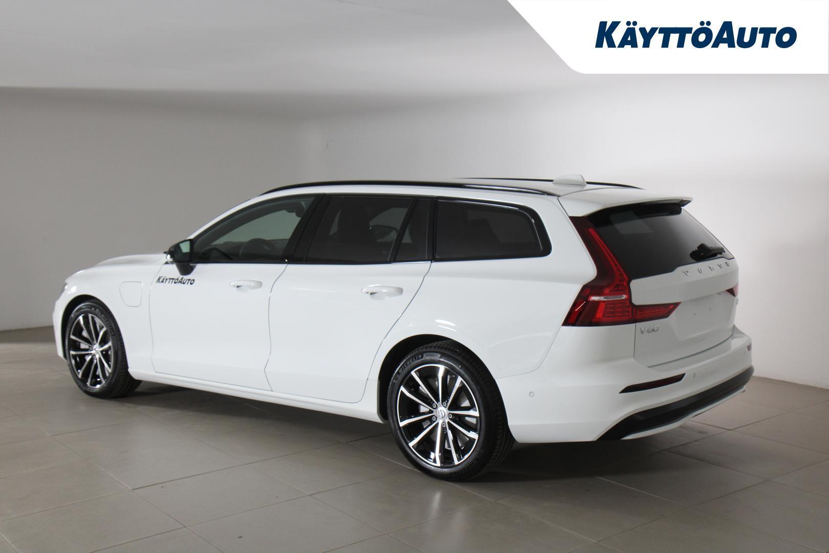 VOLVO V60 3