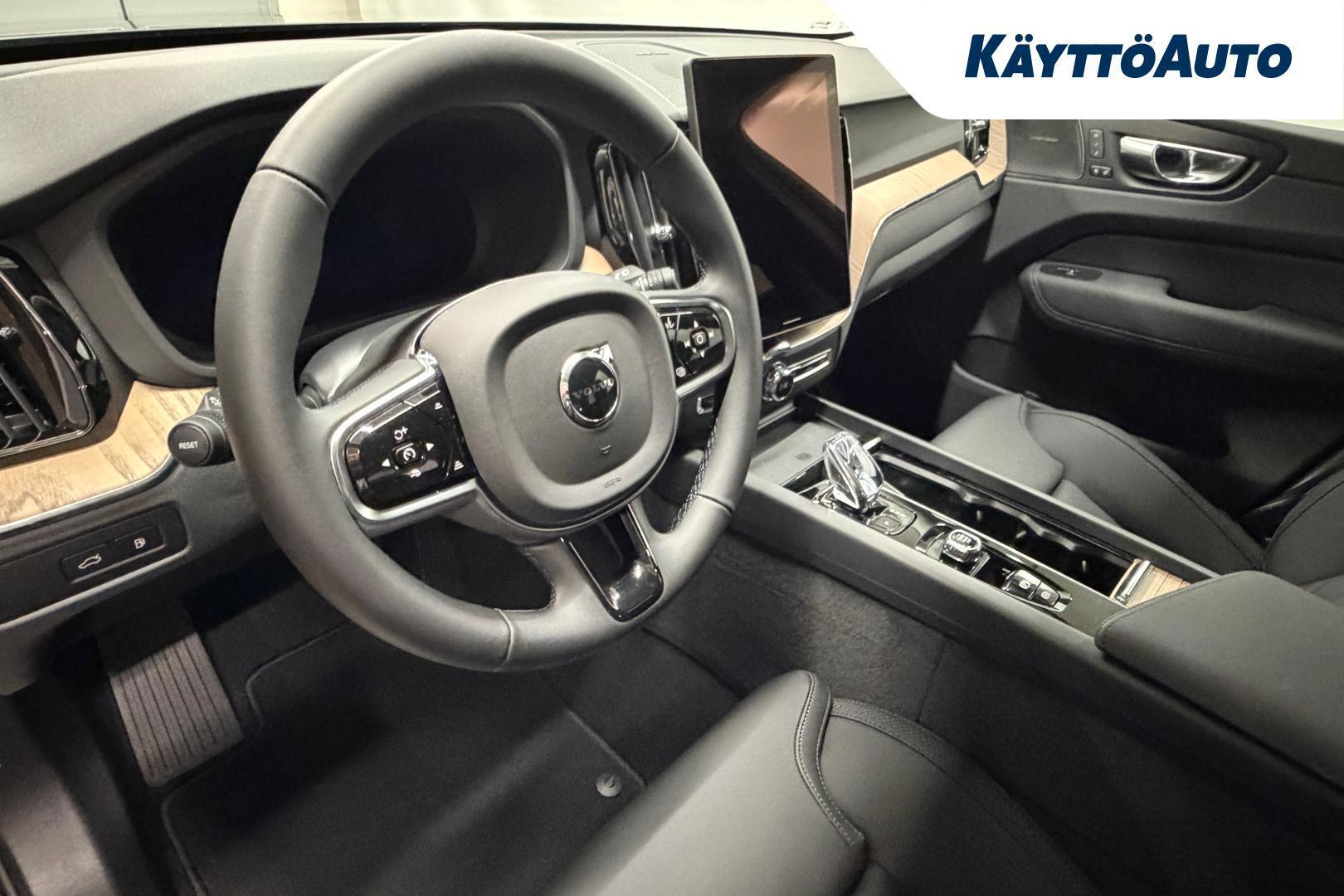 VOLVO XC60 2027