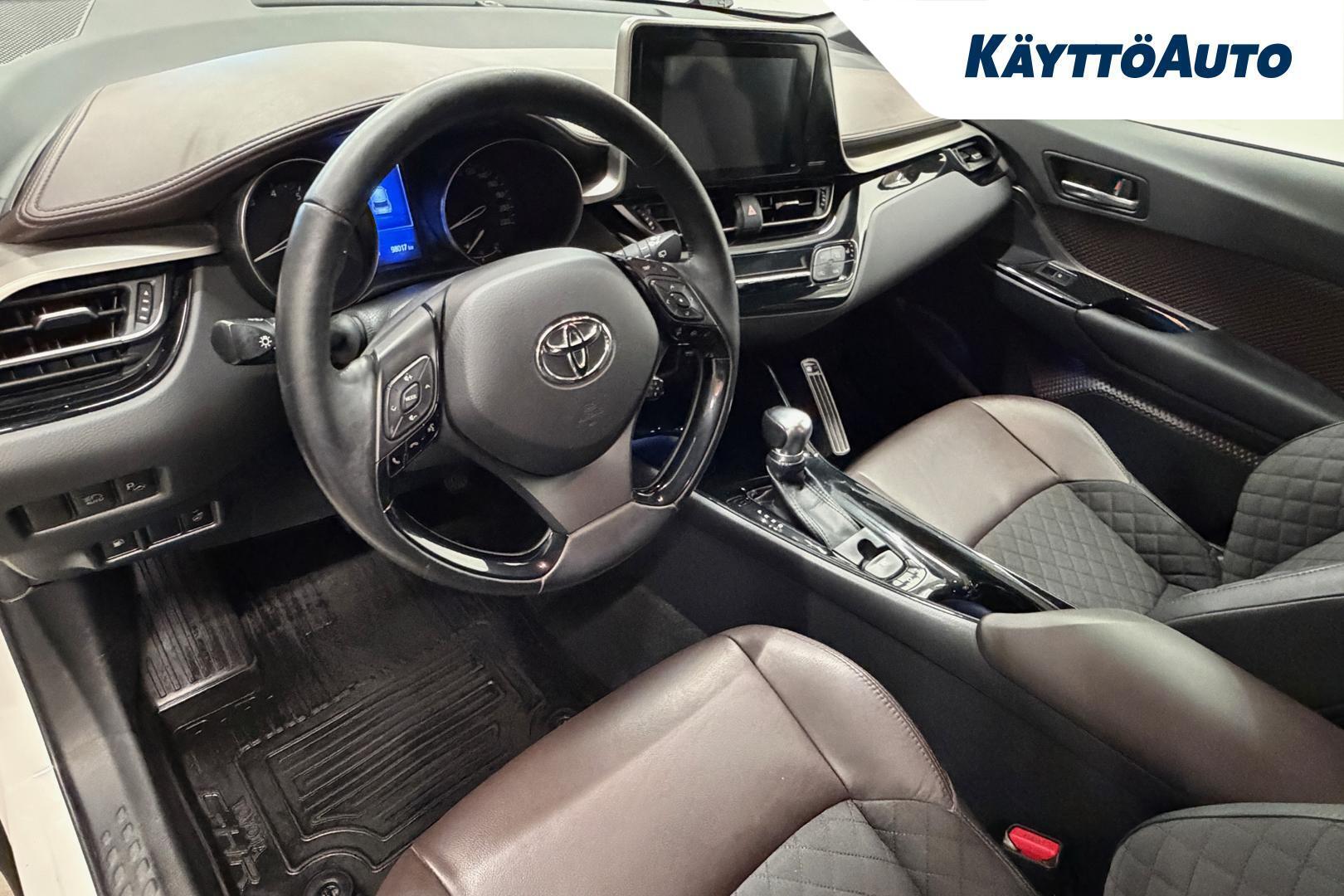 TOYOTA C-HR 2017