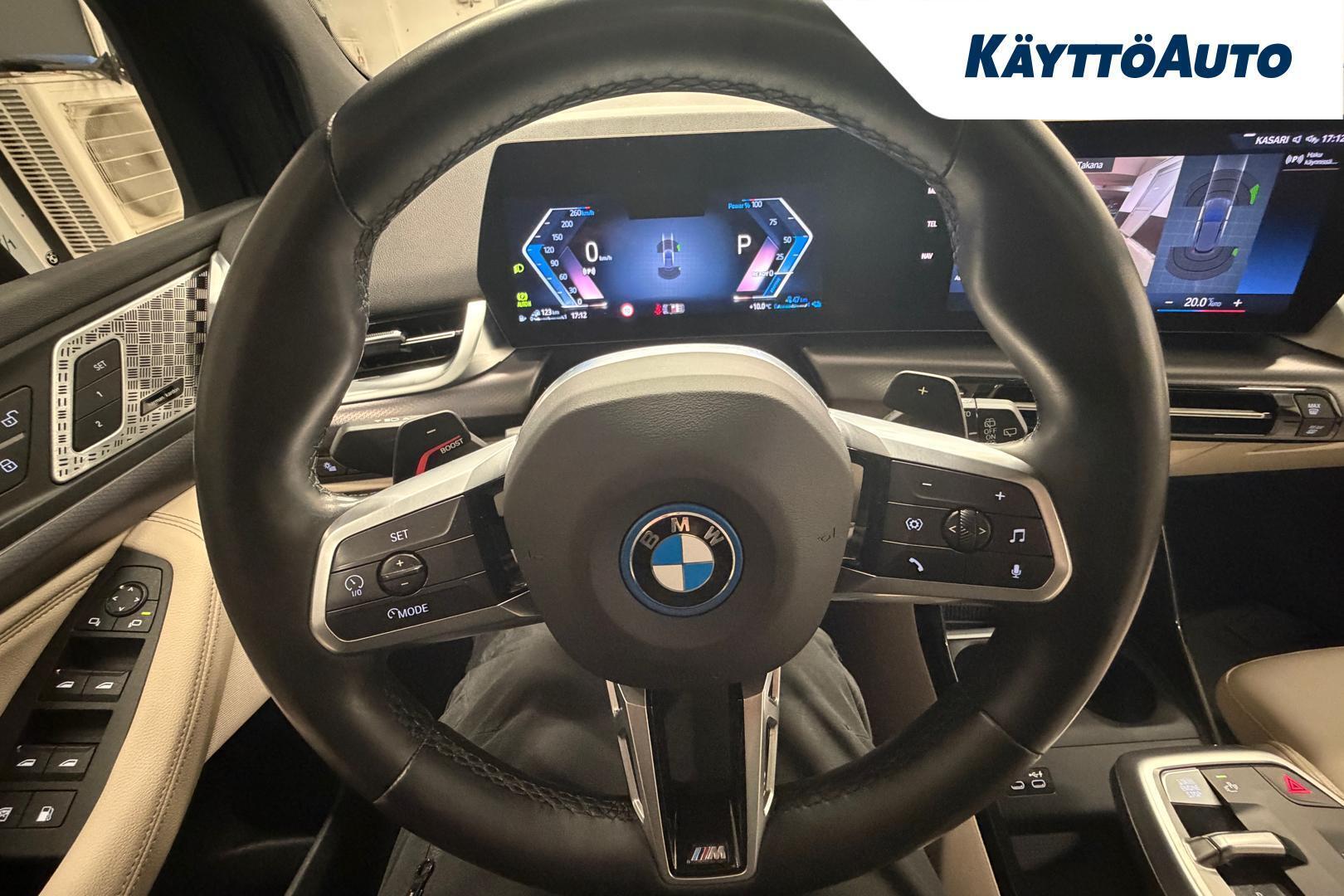 BMW 225 2022