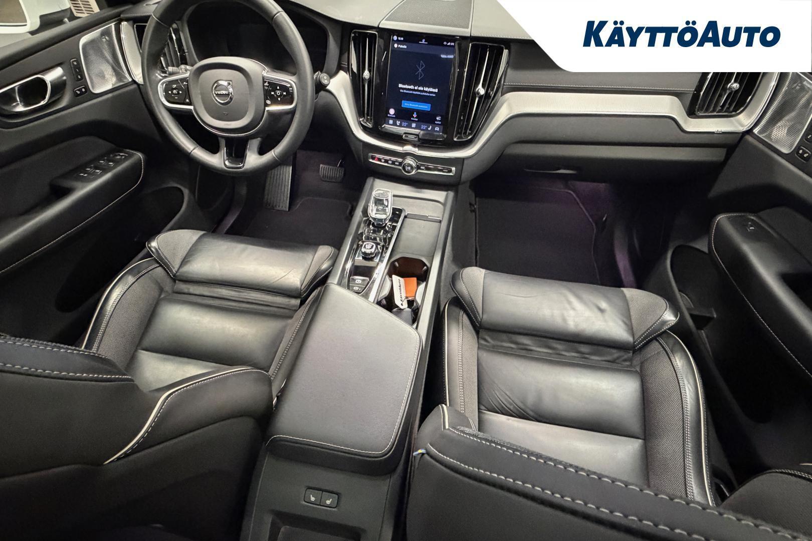 VOLVO XC60 2023
