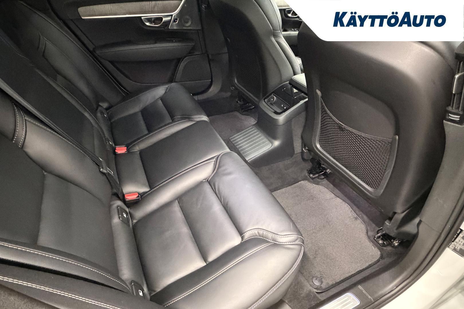 VOLVO S90 17