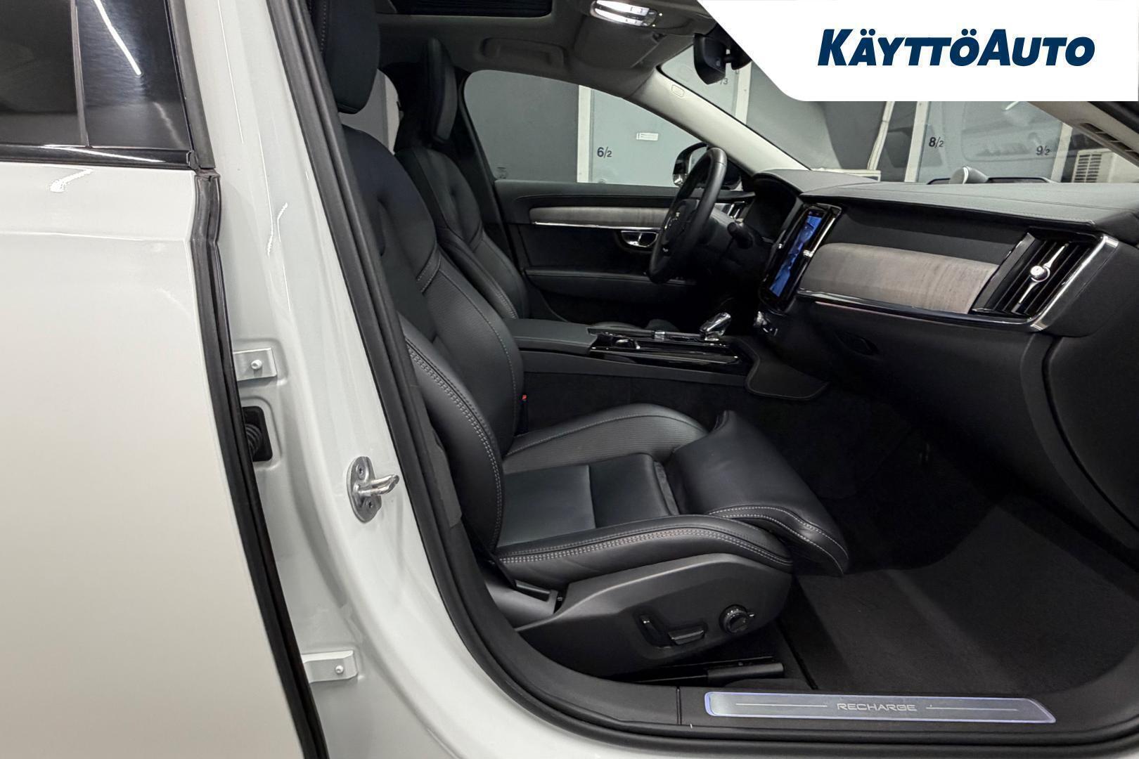 VOLVO S90 19