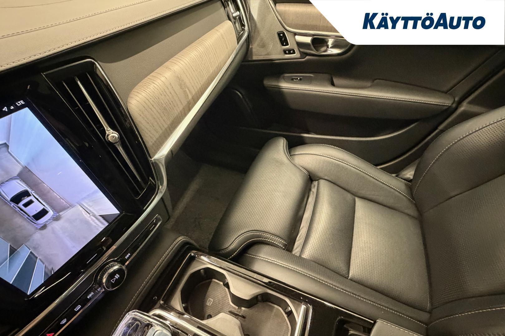 VOLVO S90 29