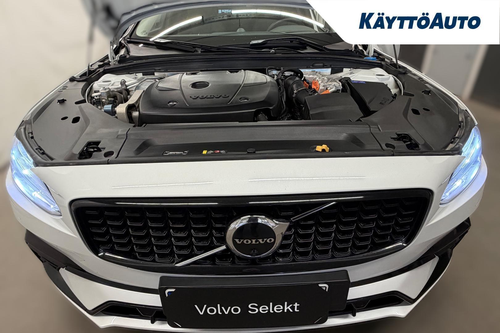 VOLVO S90 31