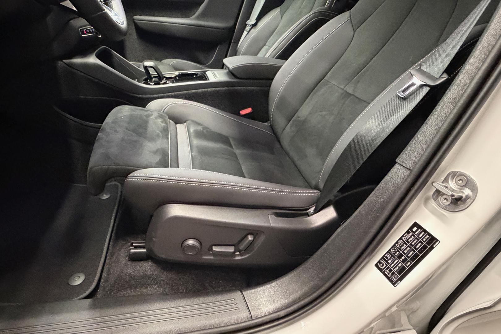VOLVO EX40 2026
