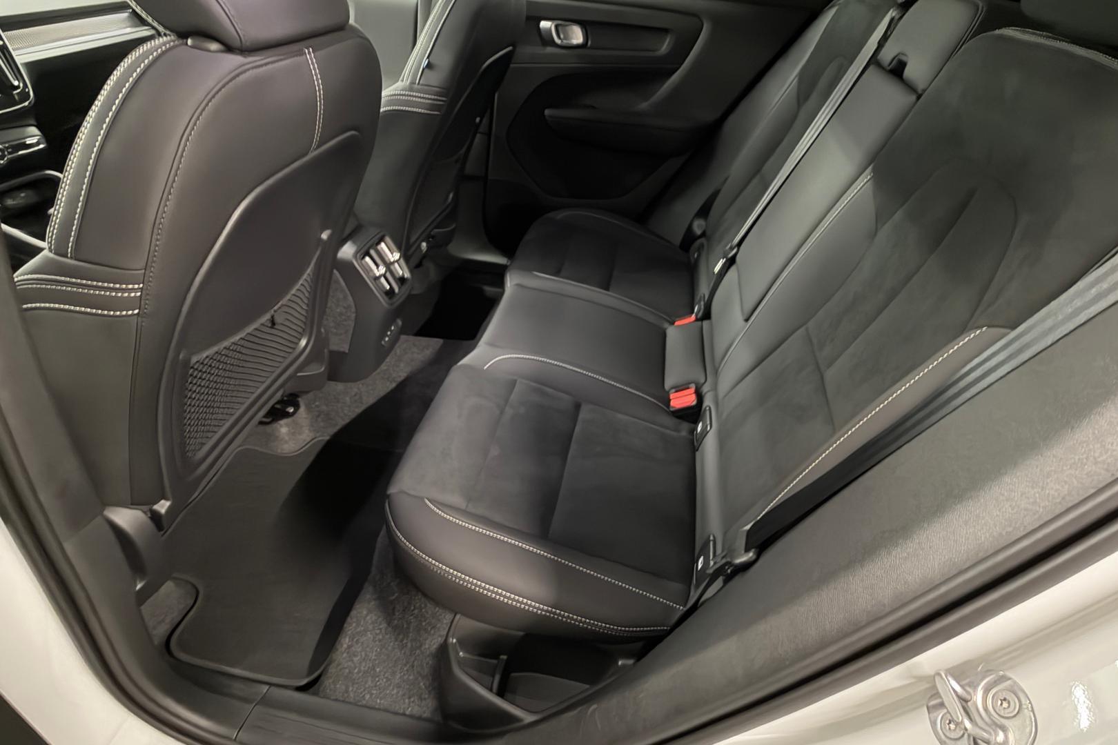 VOLVO EX40 2026