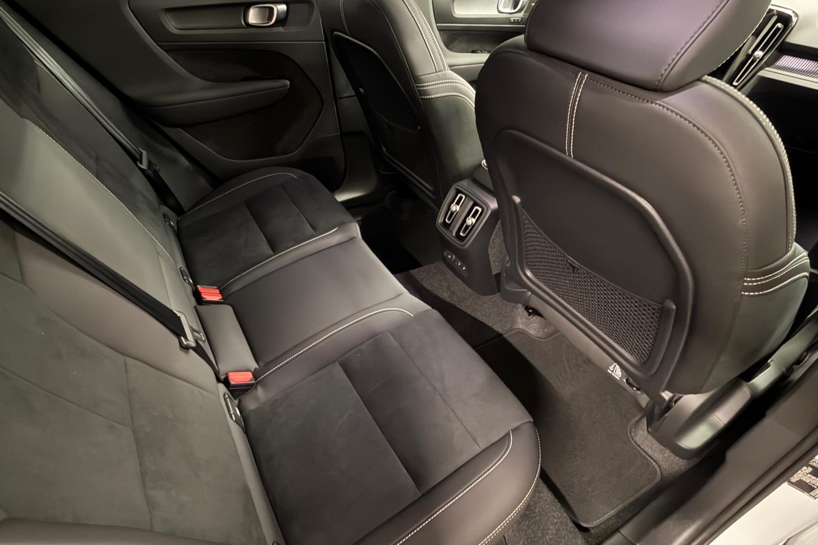 VOLVO EX40 2026
