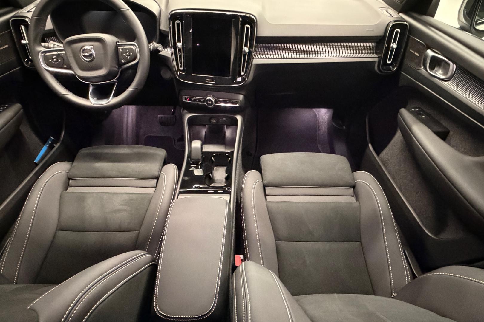 VOLVO EX40 2026