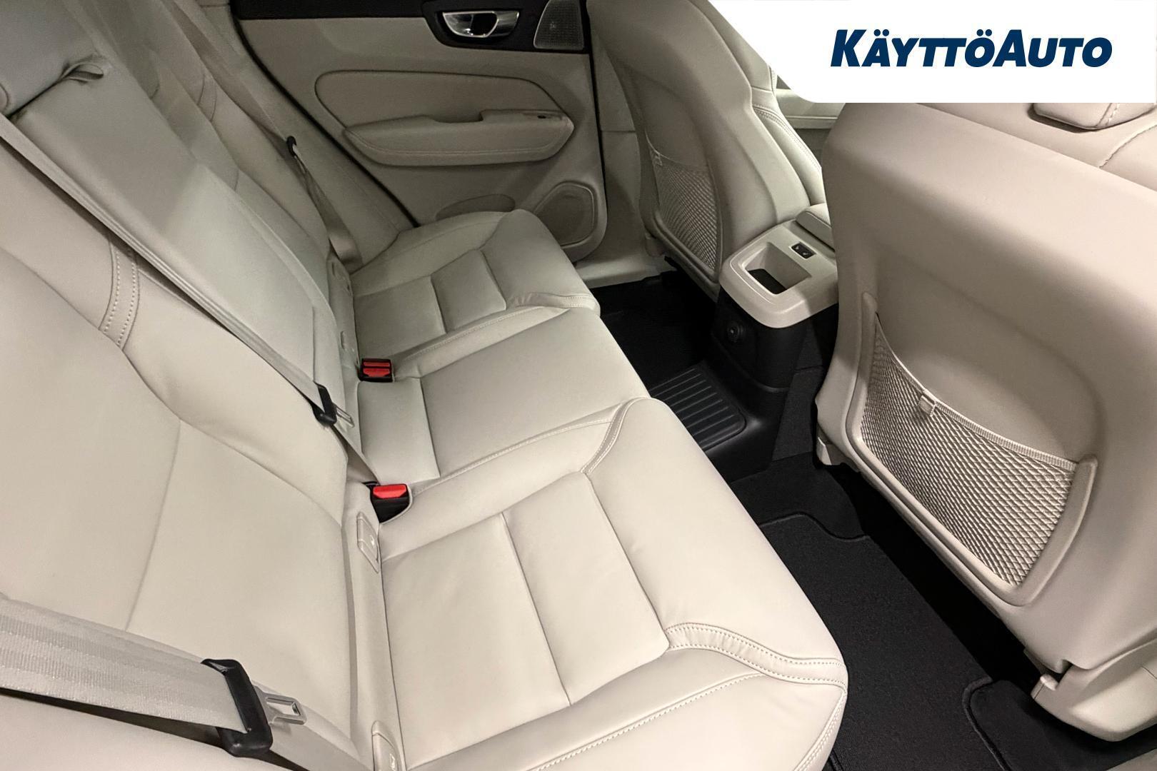 VOLVO XC60 2027