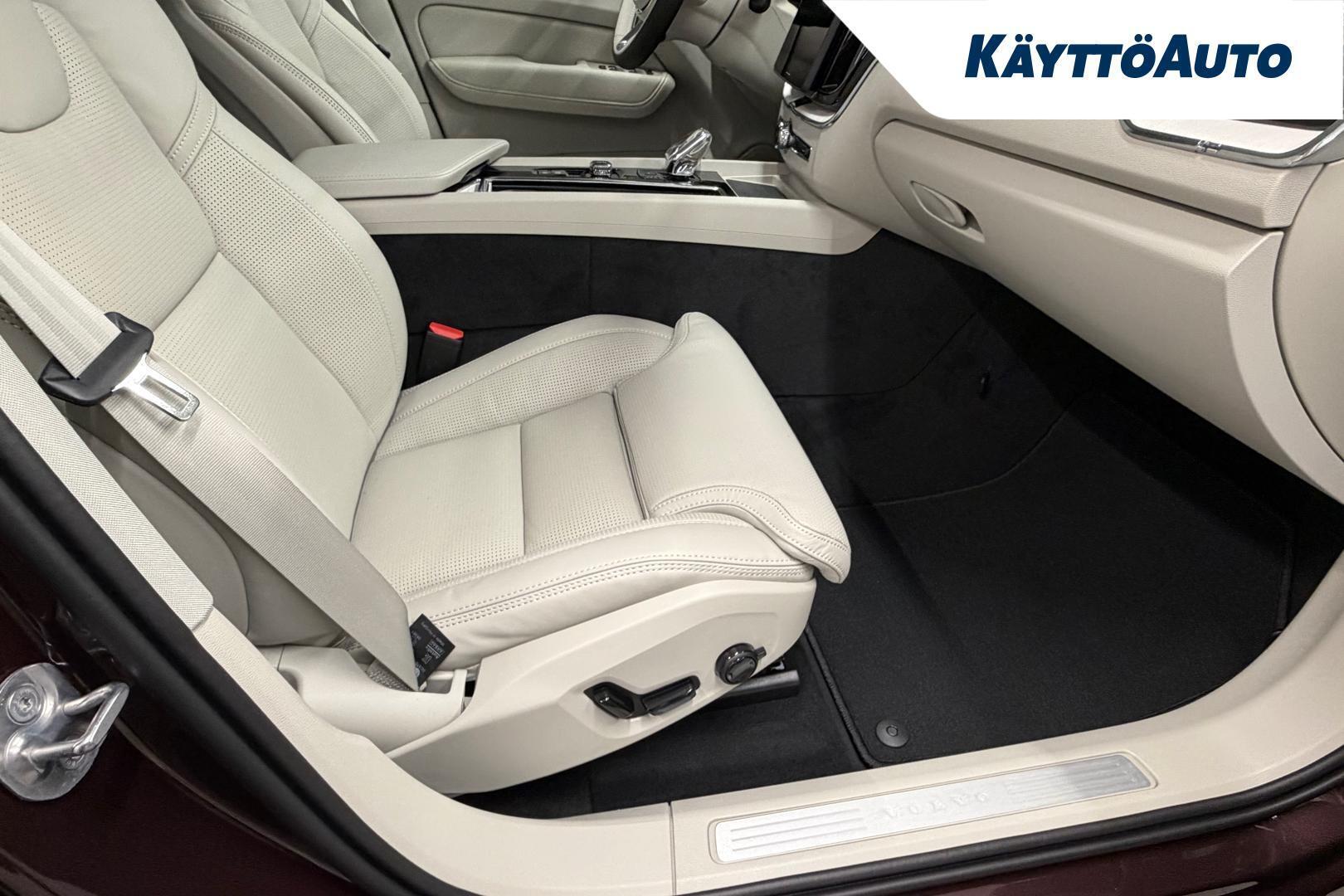 VOLVO XC60 2027
