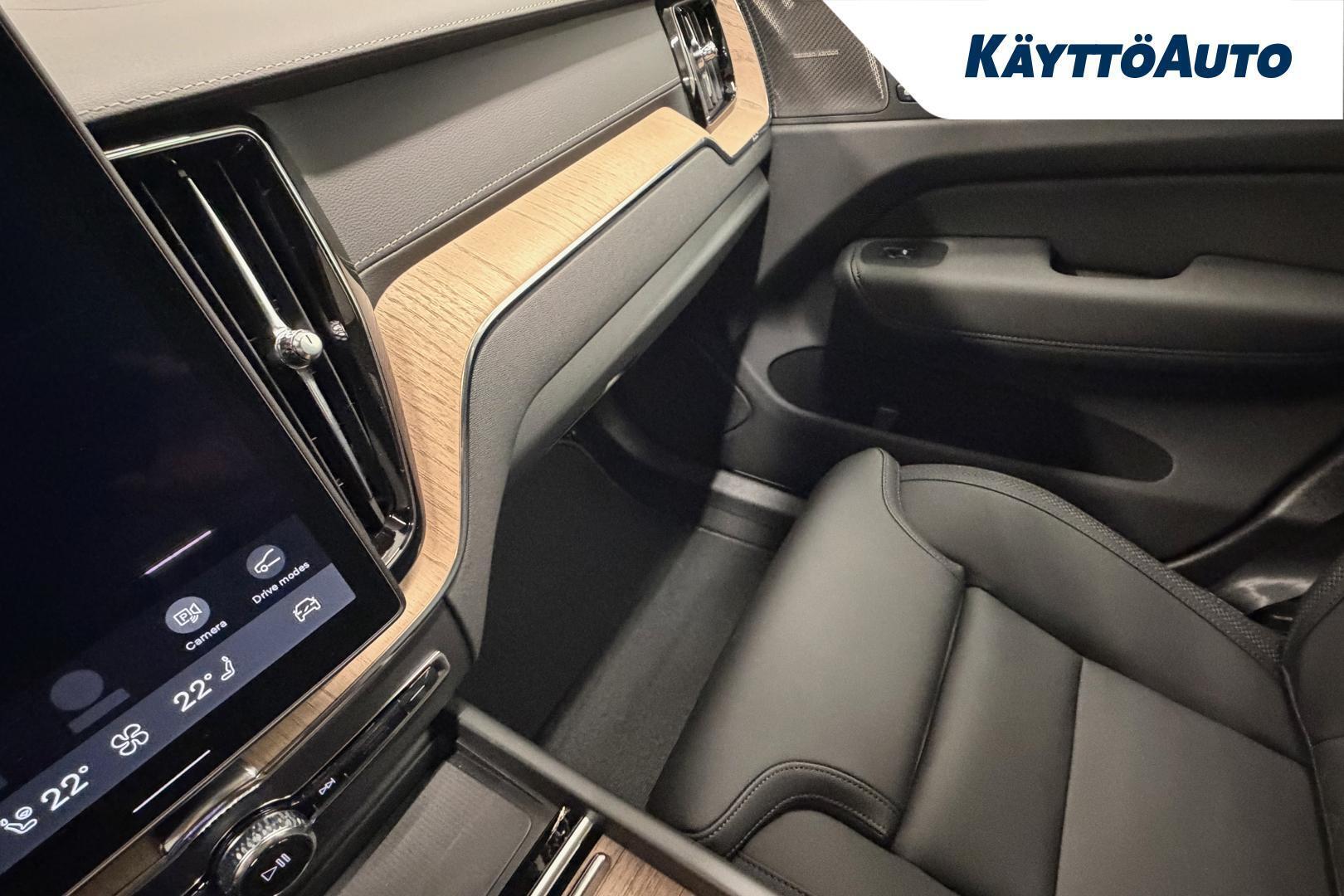 VOLVO XC60 2027