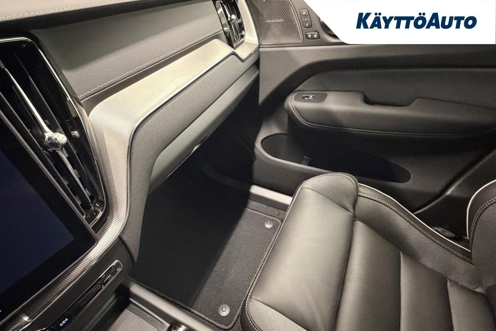 VOLVO XC60 2027