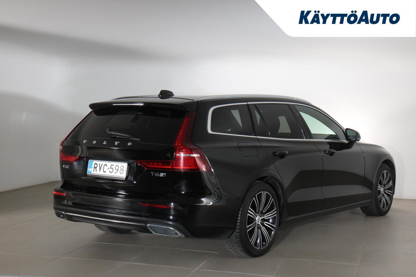 VOLVO V60 6