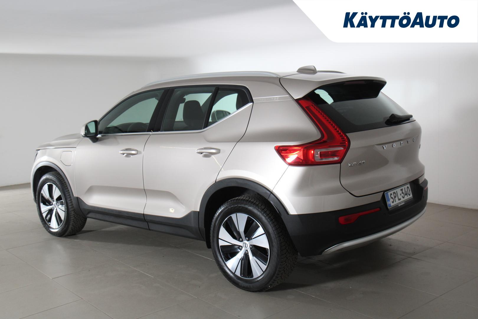 VOLVO XC40 2024
