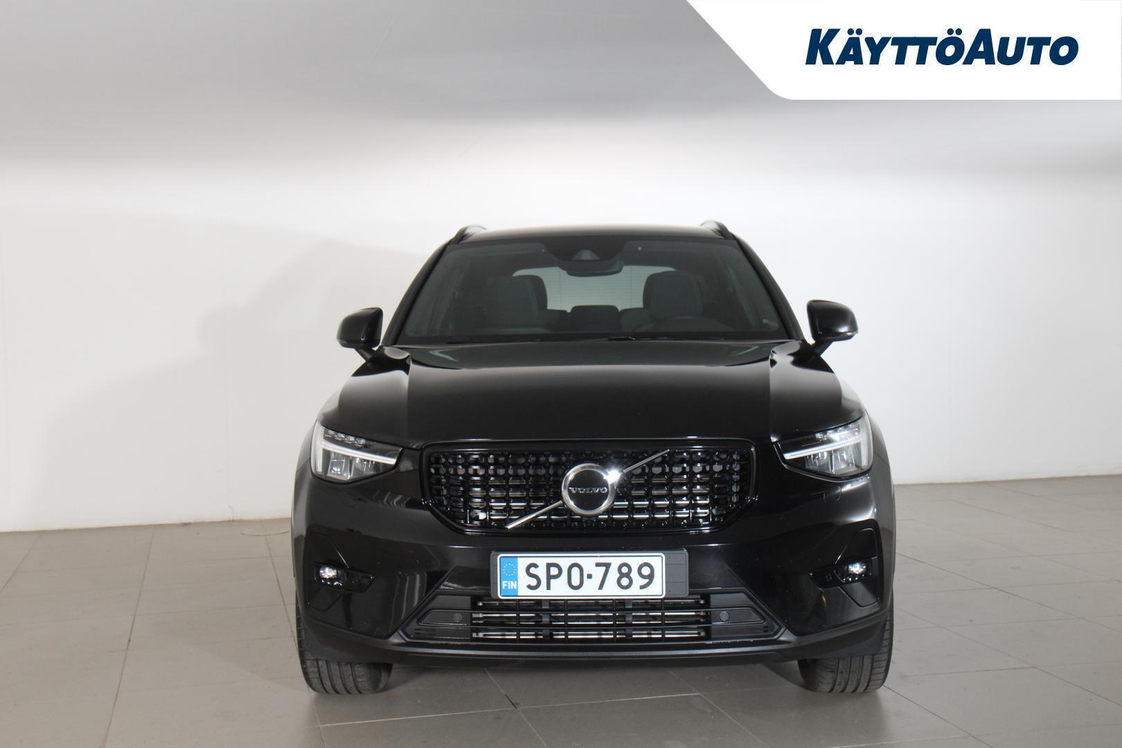 VOLVO XC40 2024