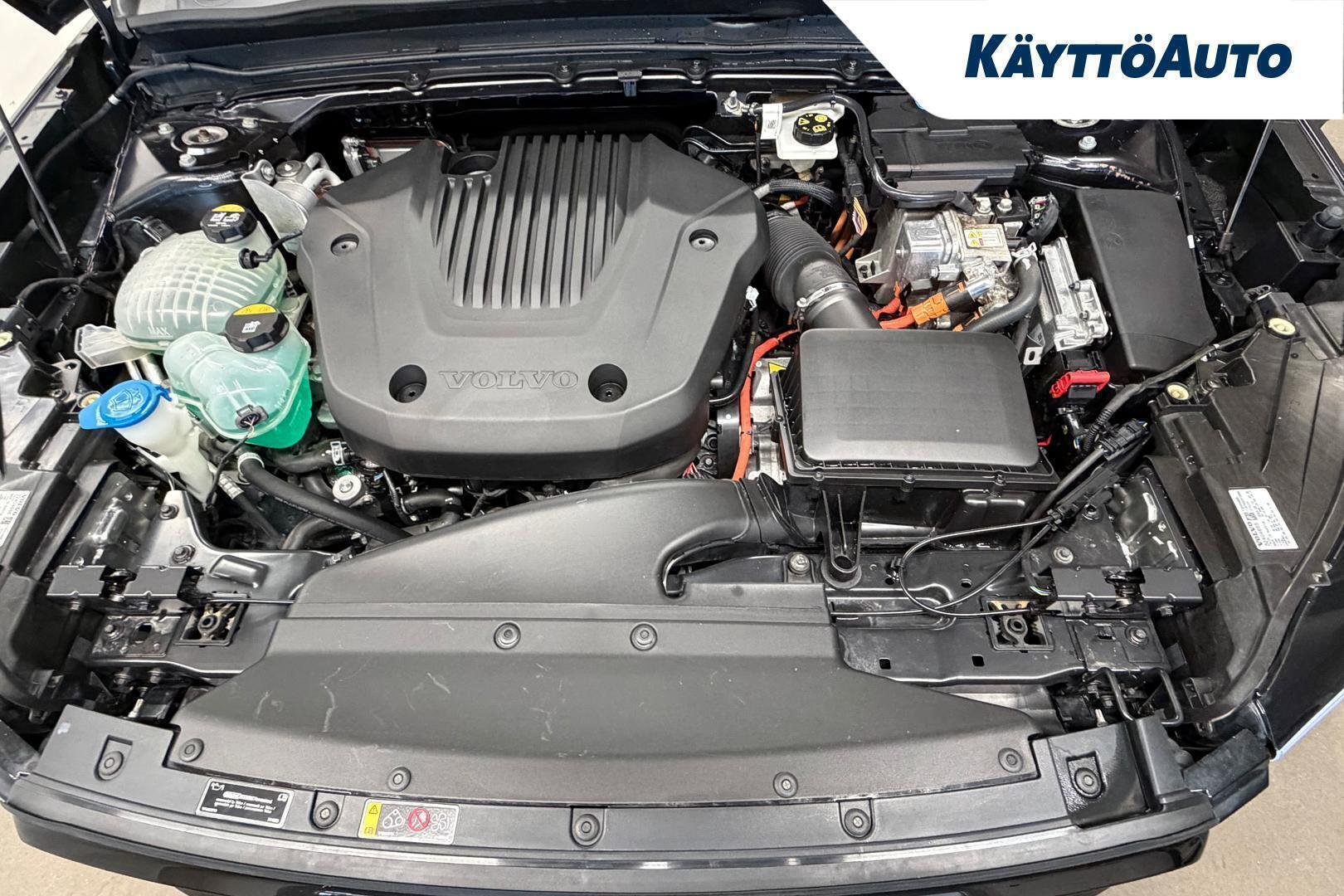 VOLVO XC40 2024