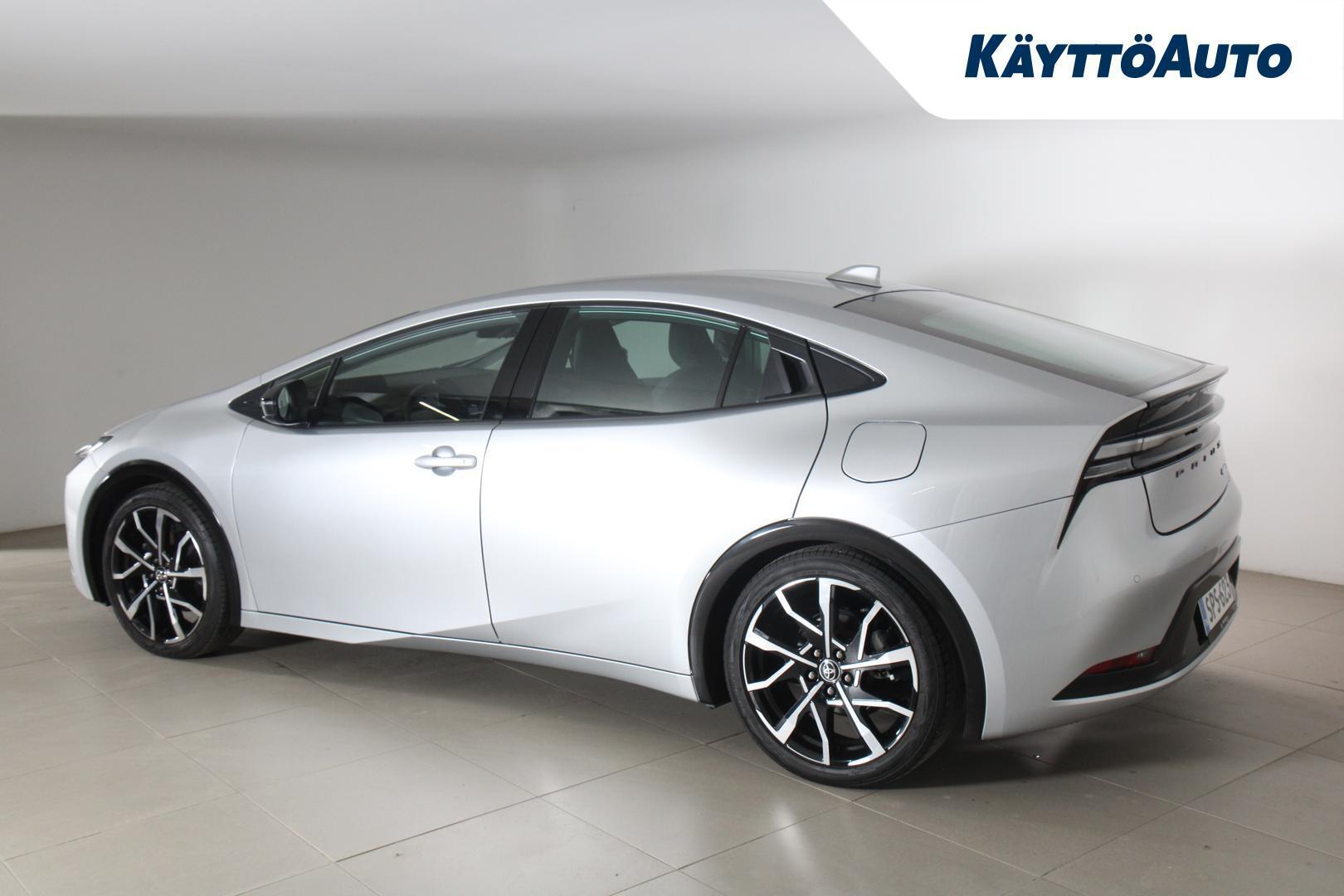 TOYOTA Prius Plug-in 2024