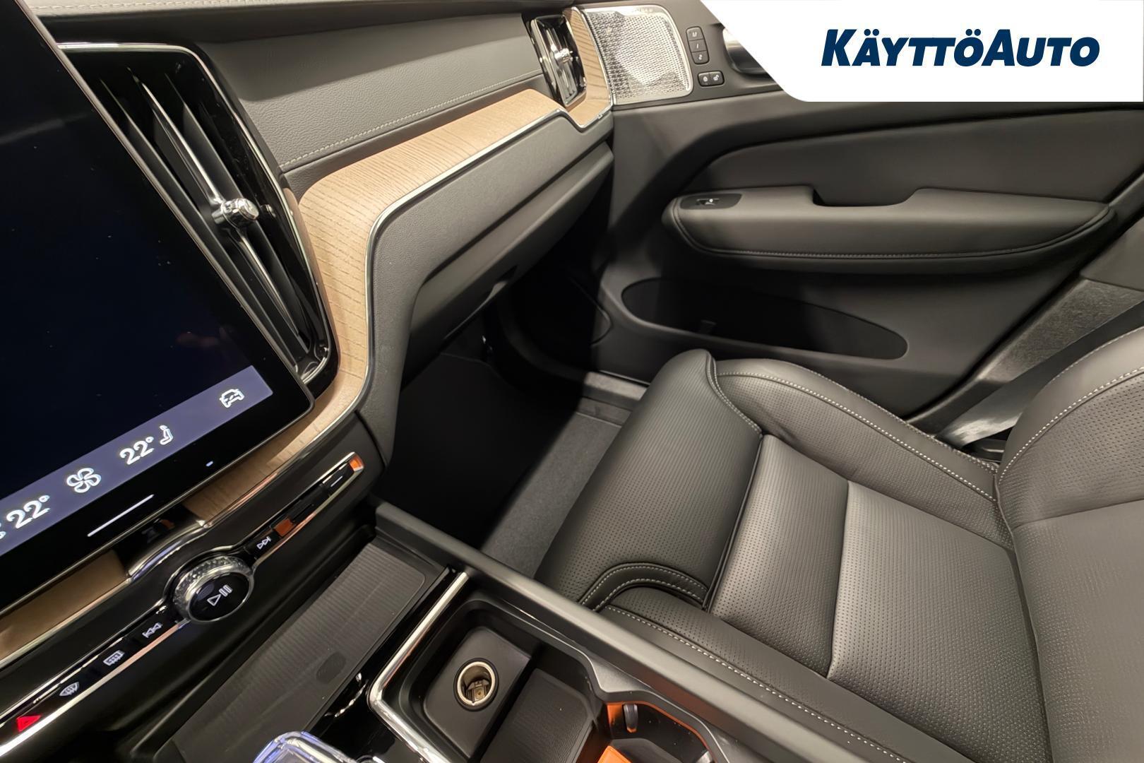 VOLVO XC60 20