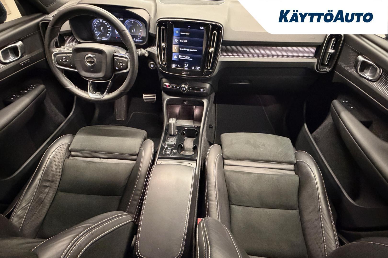 VOLVO XC40 2019