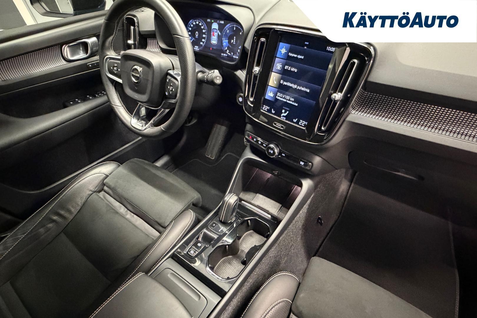 VOLVO XC40 2019