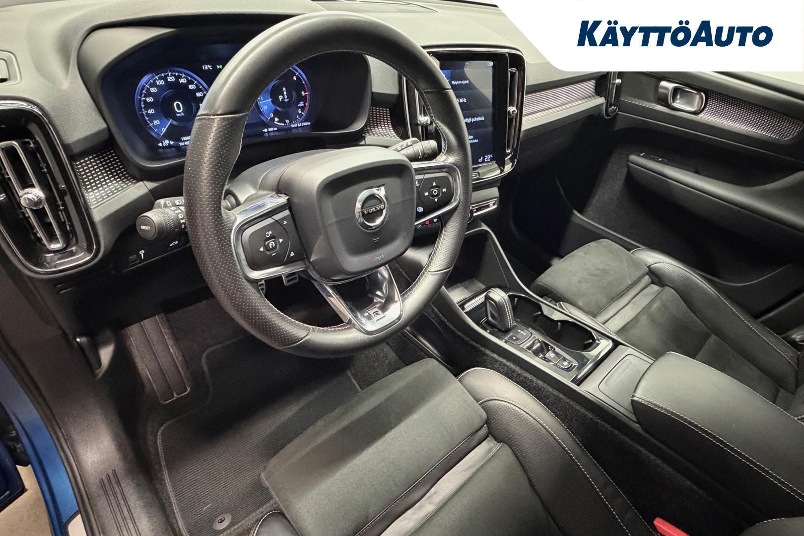 VOLVO XC40 2019