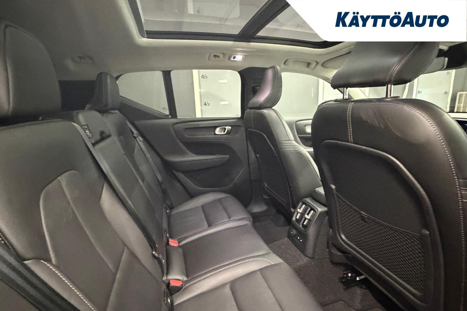 VOLVO XC40 2021