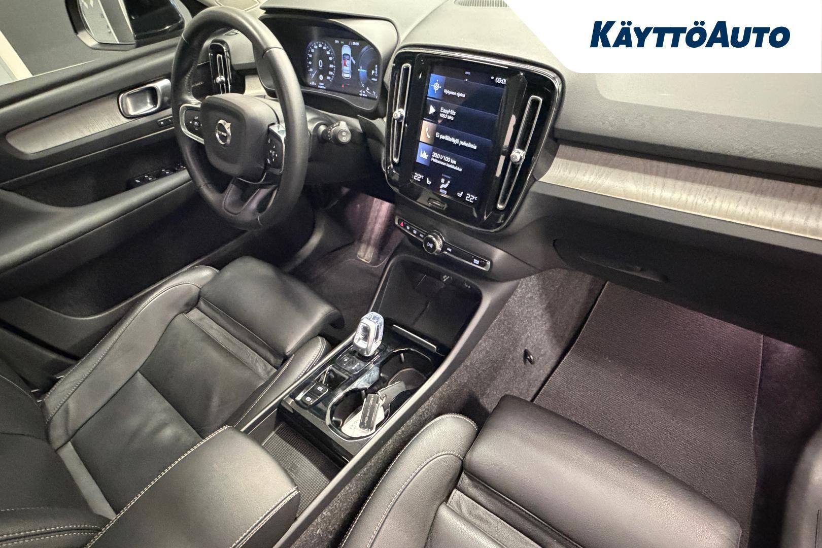 VOLVO XC40 2021