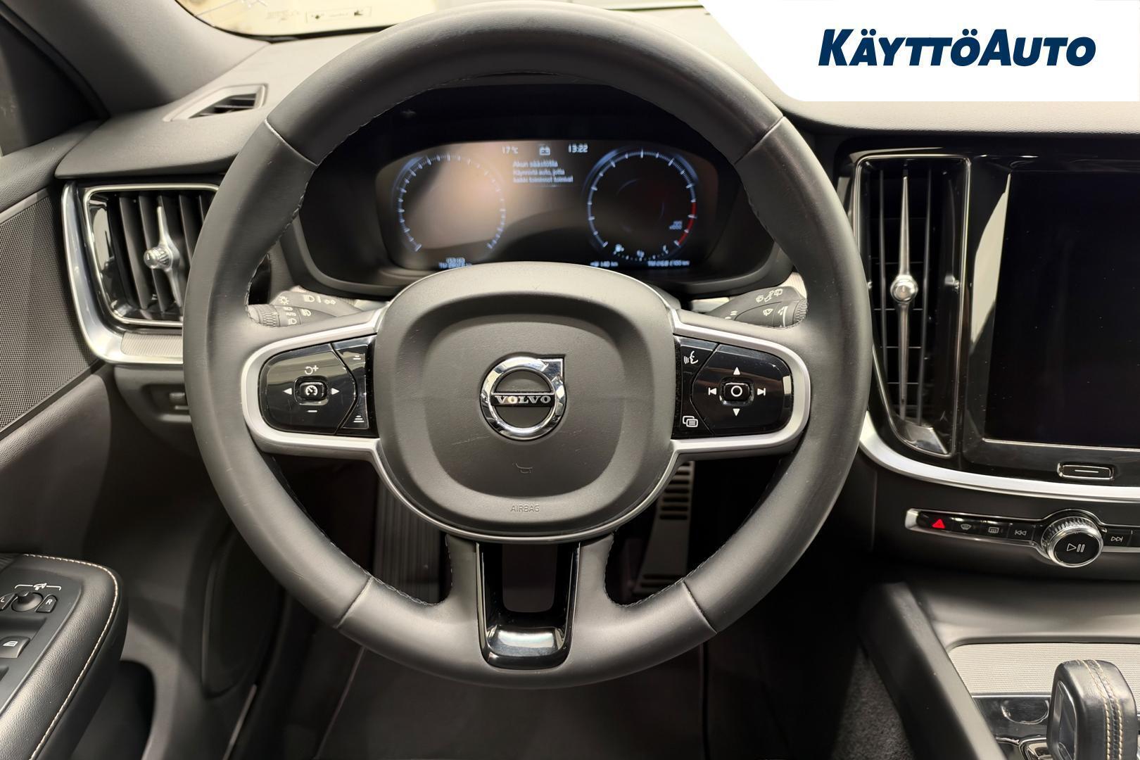 VOLVO V60 2022