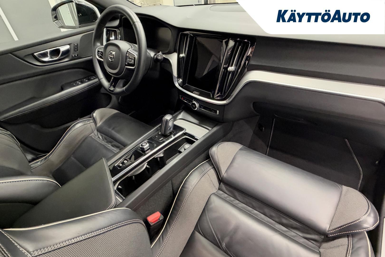 VOLVO V60 2022