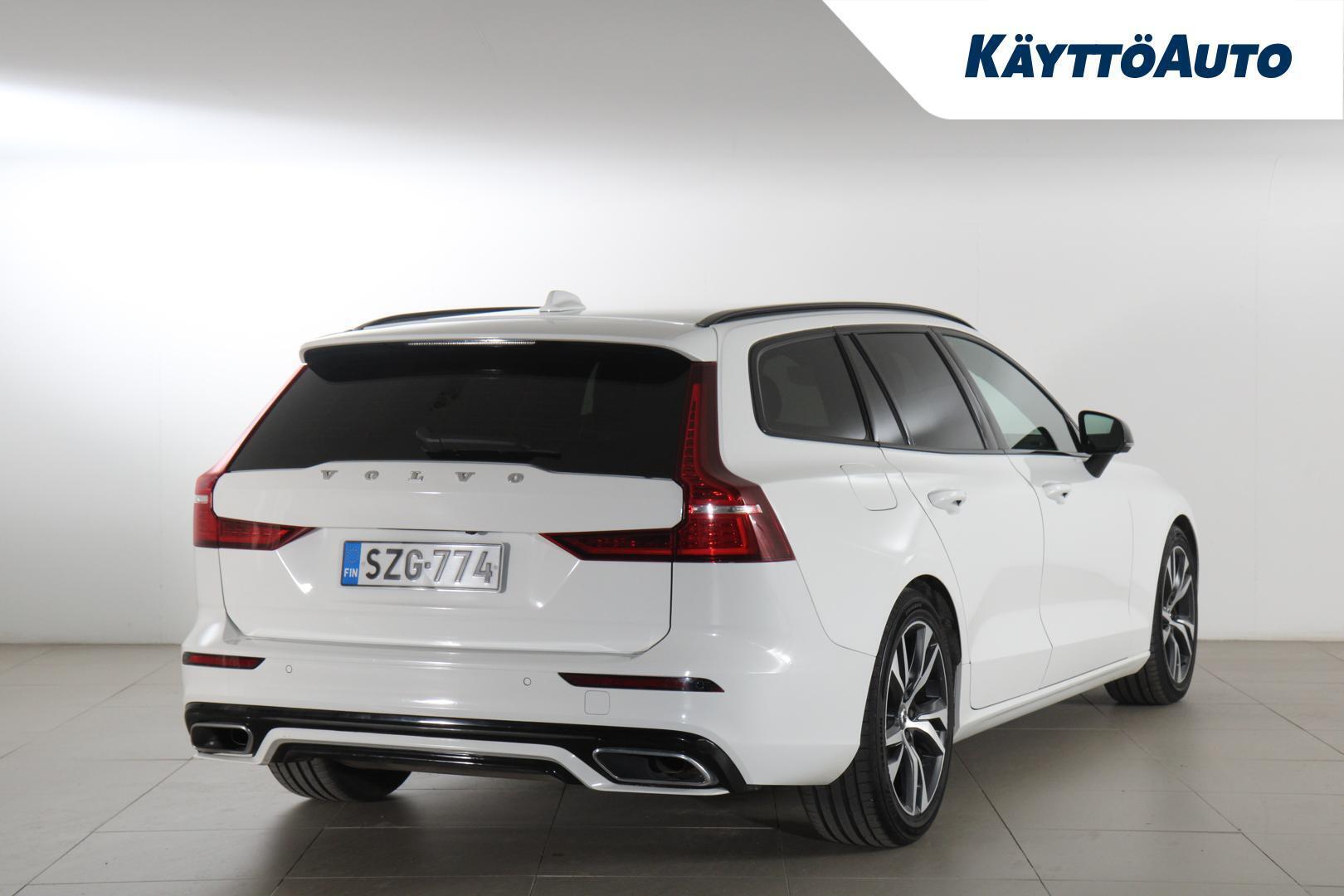 VOLVO V60 2022
