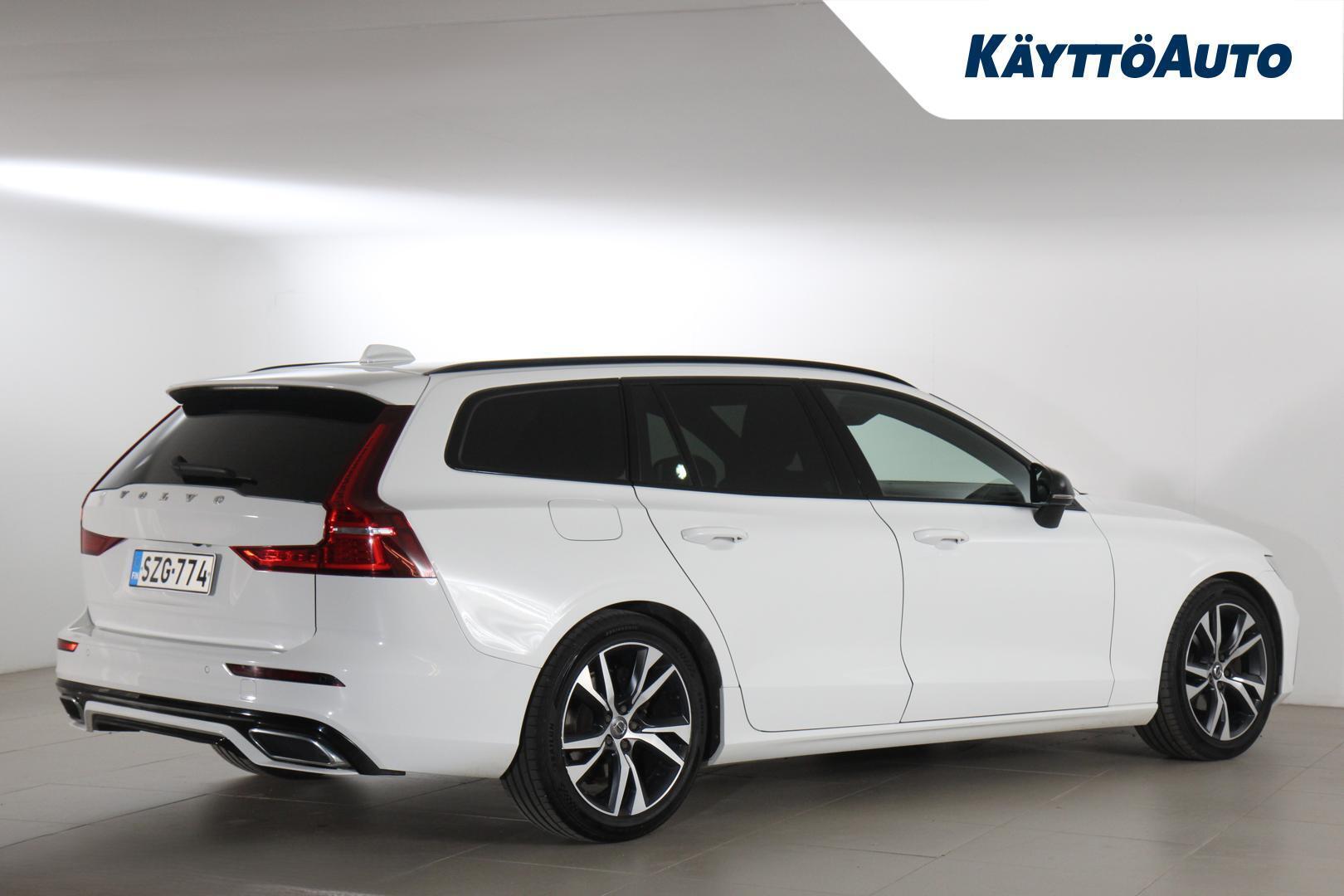 VOLVO V60 2022