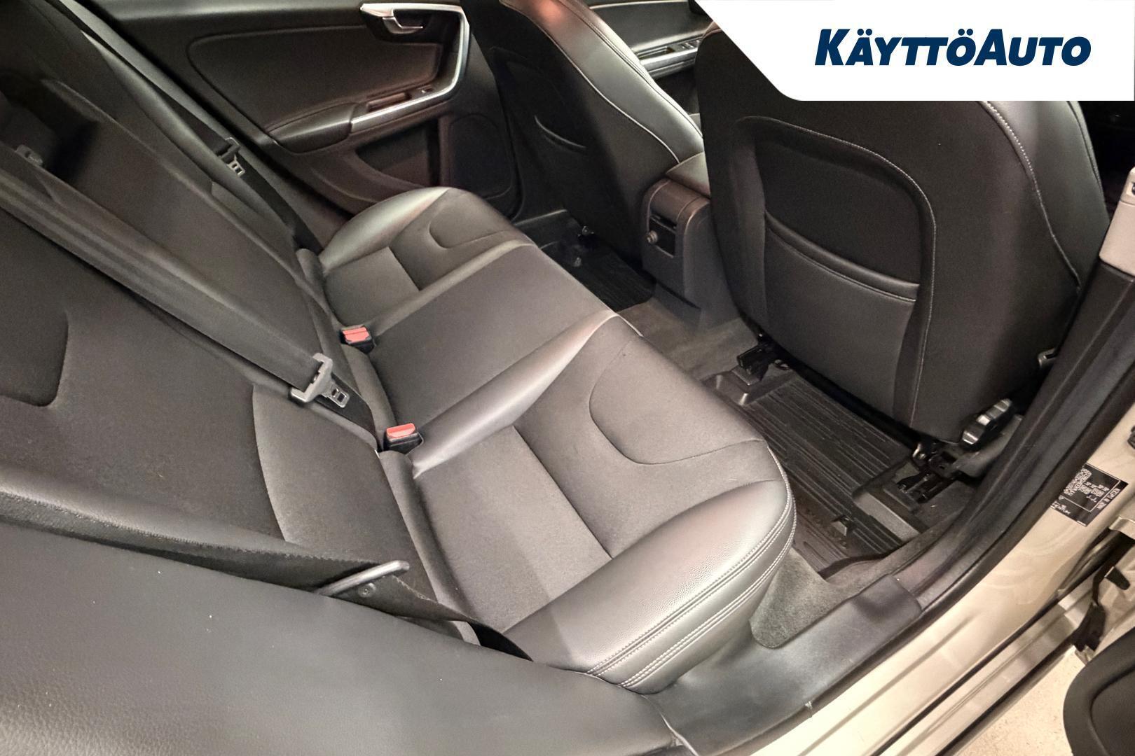 VOLVO V60 2017