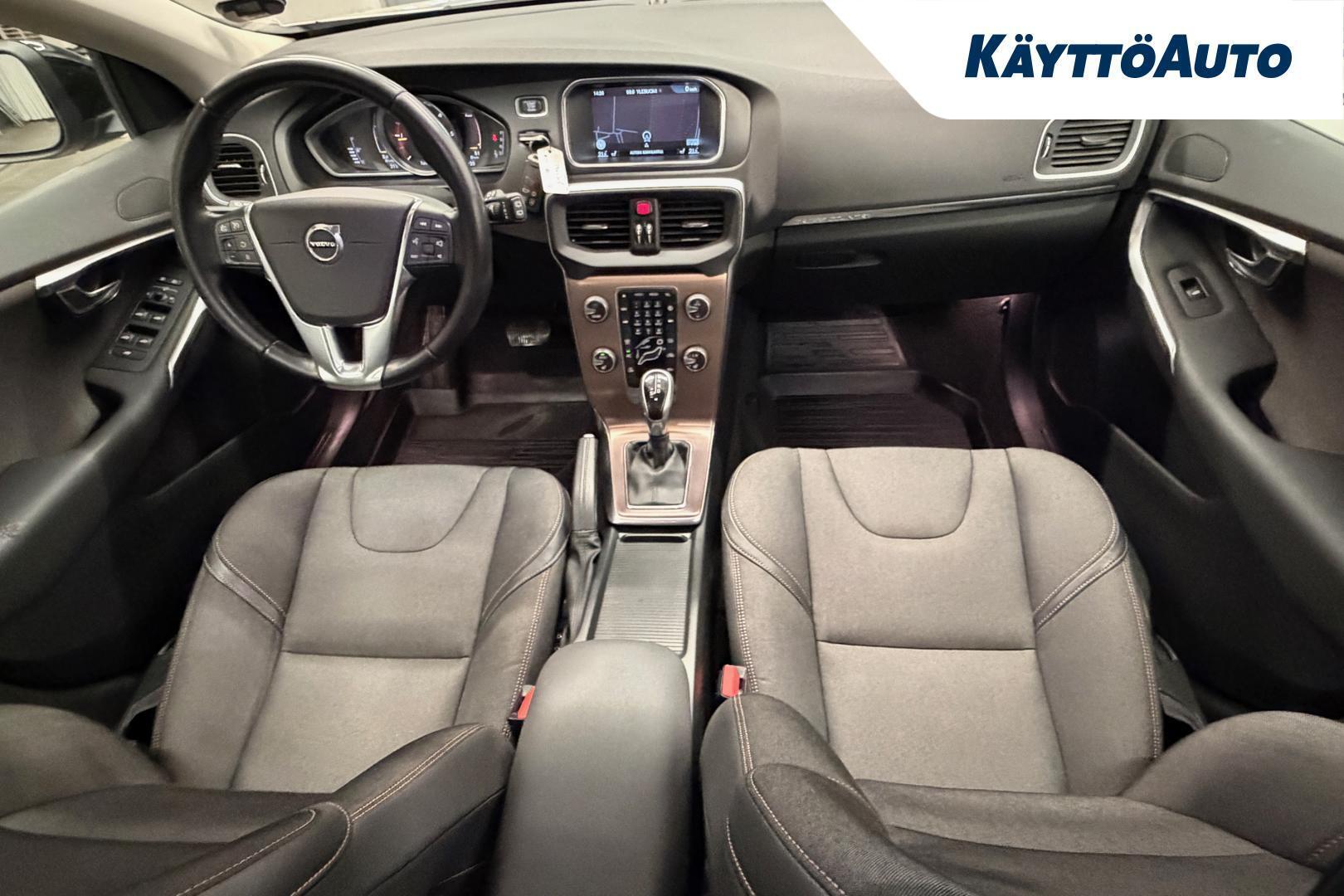 VOLVO V40 Cross Country 2016