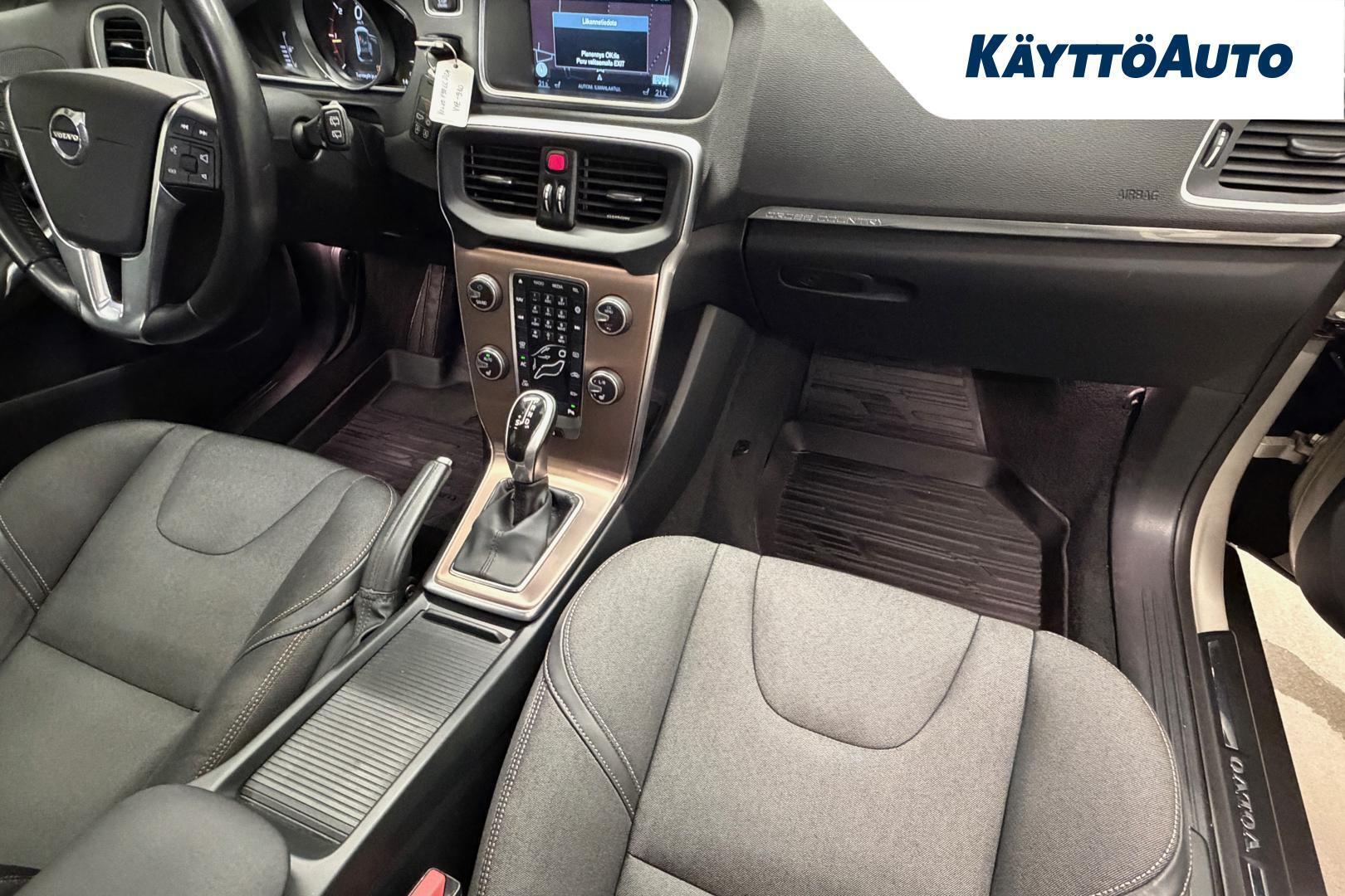 VOLVO V40 Cross Country 2016