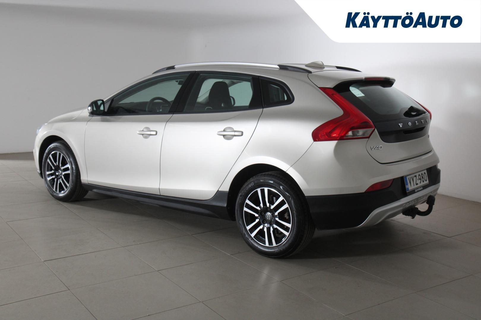 VOLVO V40 Cross Country 2016
