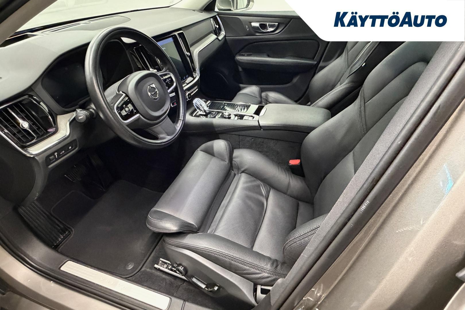 VOLVO V60 2020