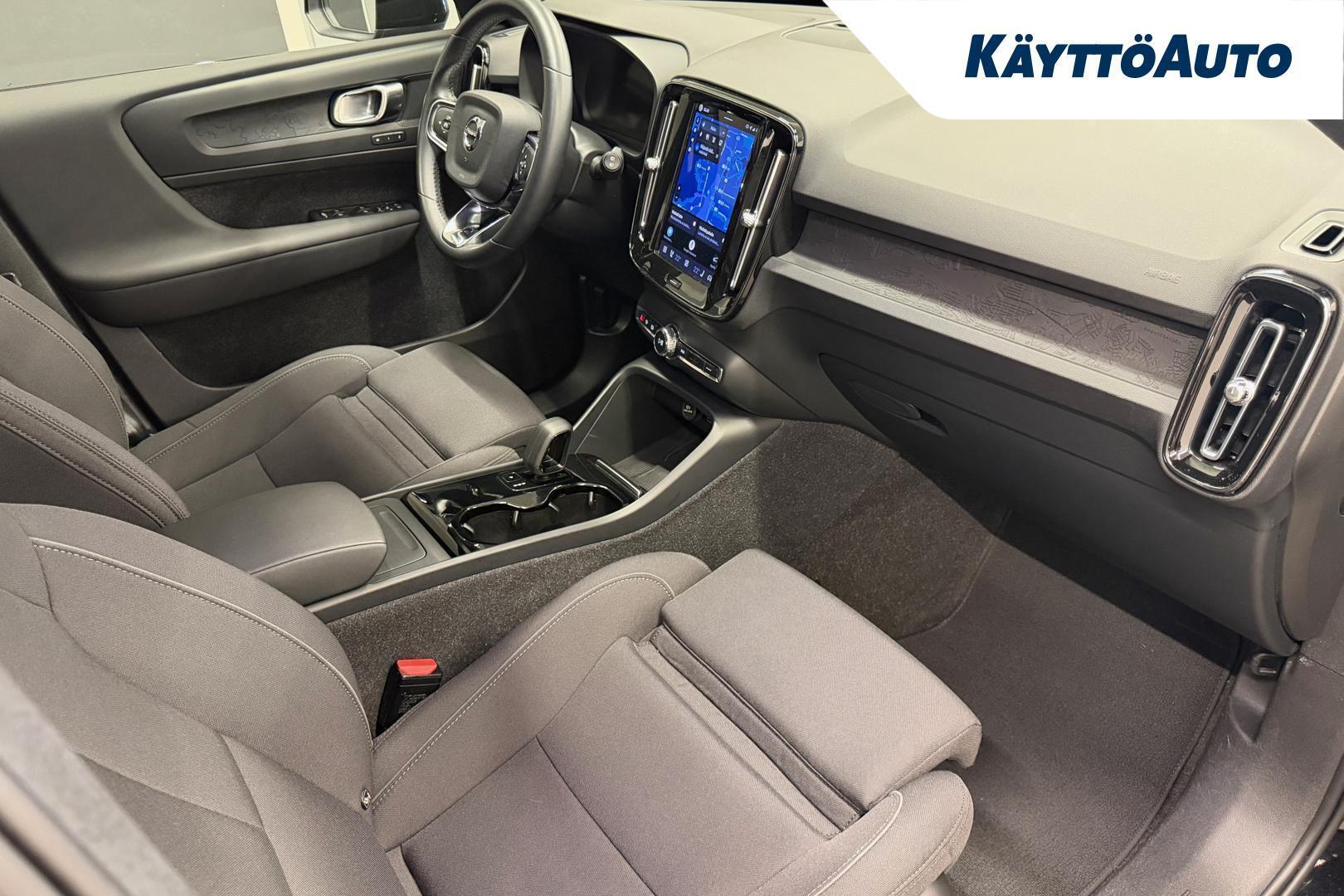 VOLVO XC40 18