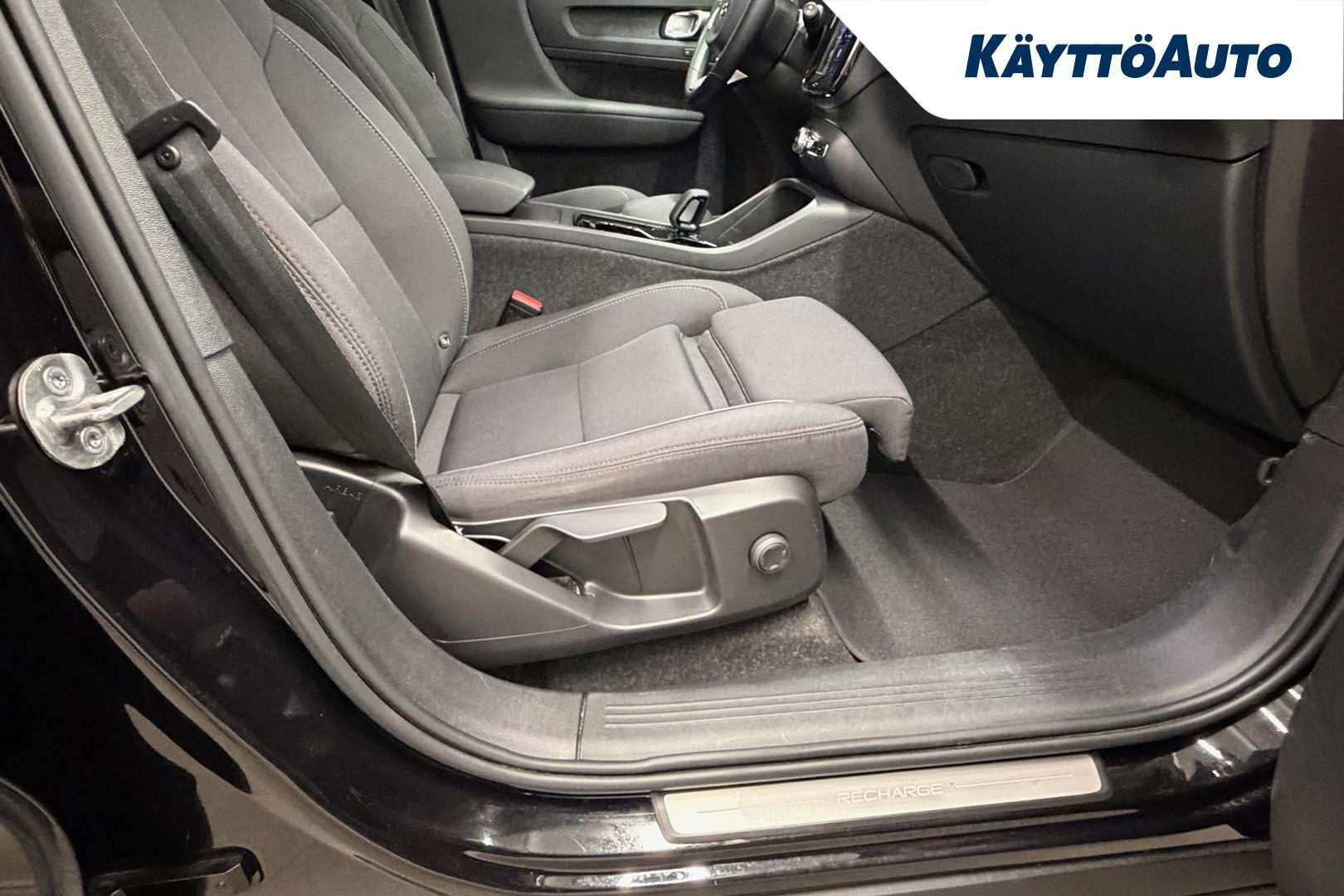 VOLVO XC40 19